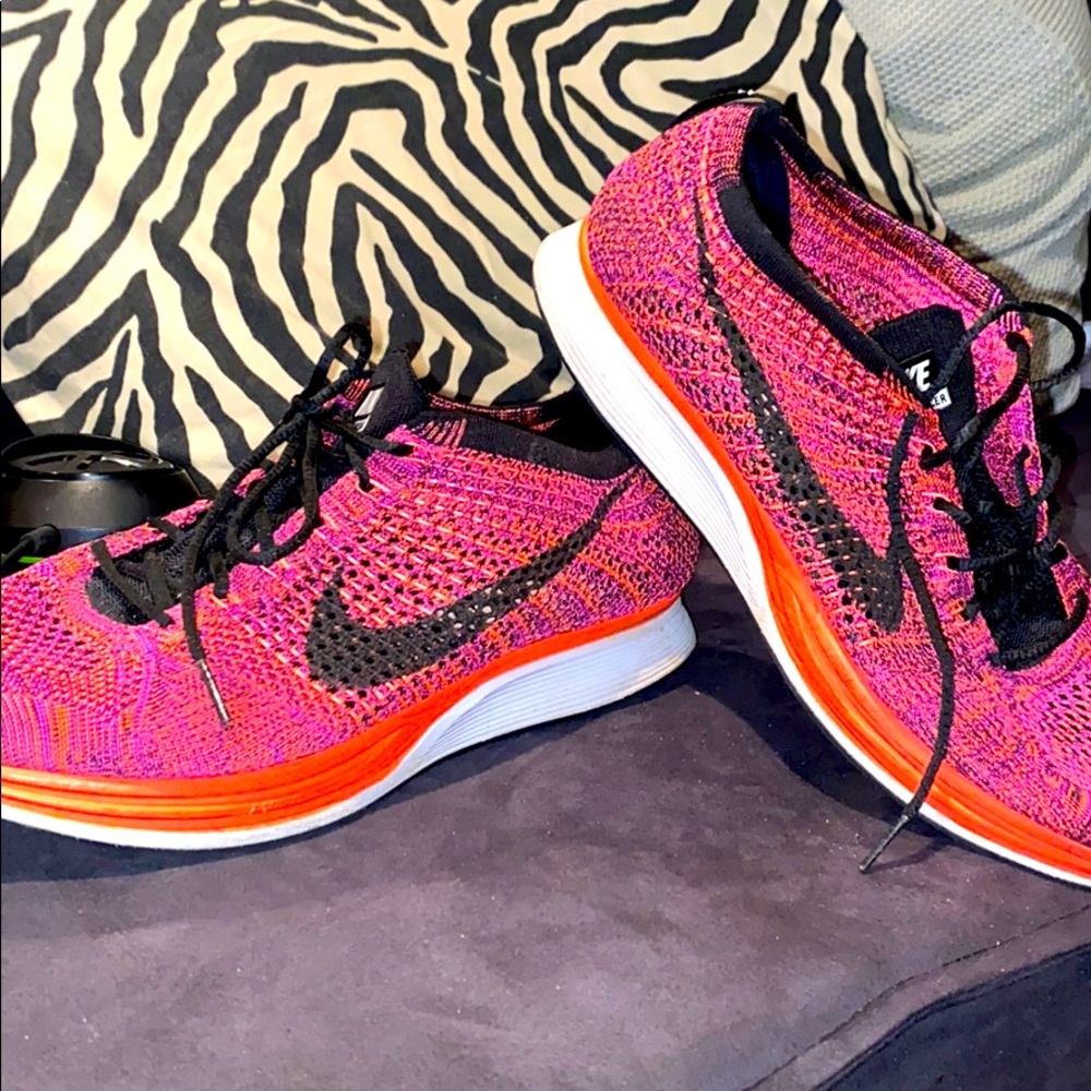 Nike fly knit racer